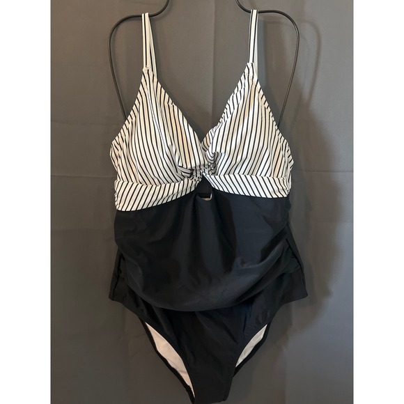 Cupshe Other - Cupshe Striped Twist Front Keyhole One Piece Swimsuit Black White XL